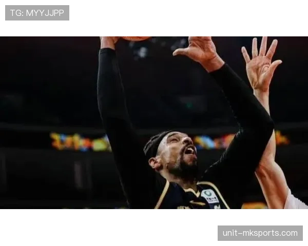 本赛季最佳防守球员强势护航,助球队剑指总冠军 本赛季最佳防守球员强势护航,助球队剑指总冠军