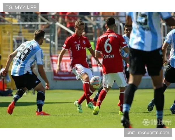 德甲慕尼黑德比战火重燃:拜仁与1860争夺城市荣耀 德甲慕尼黑德比战火重燃:拜仁与1860争夺城市荣耀