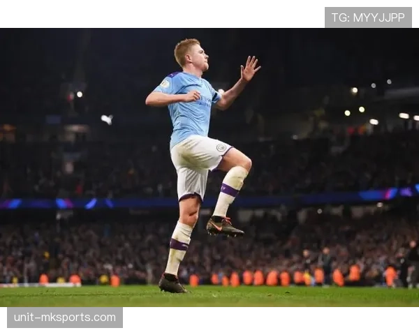 德布劳内 vs 哈维：中场组织核心历史地位对比分析